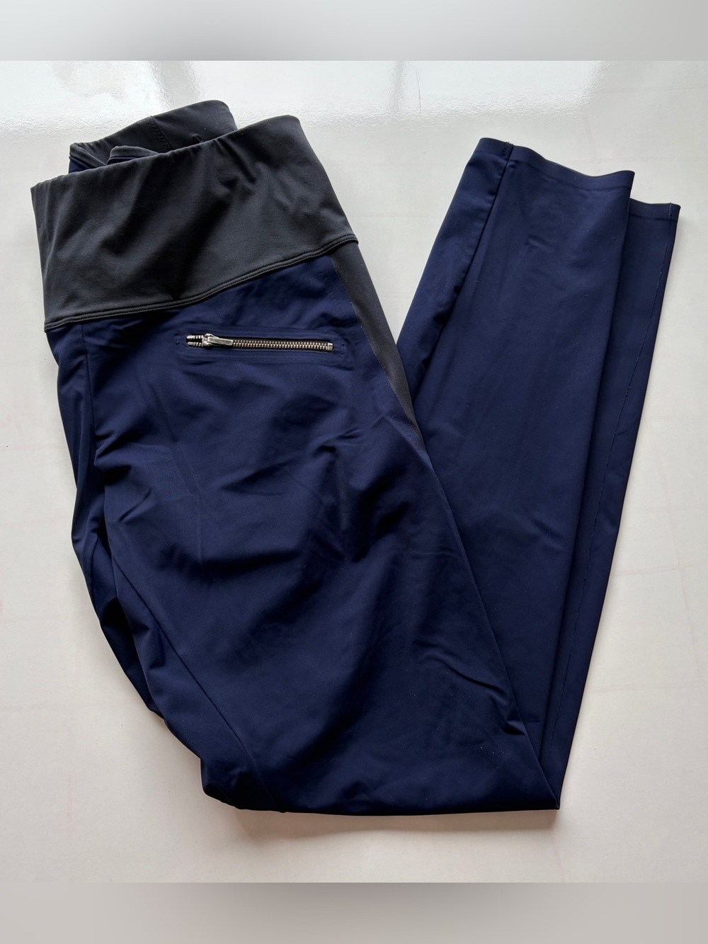 Aday Throw And Roll Leggings Pants Zipper Pockets Navy black women’s medium